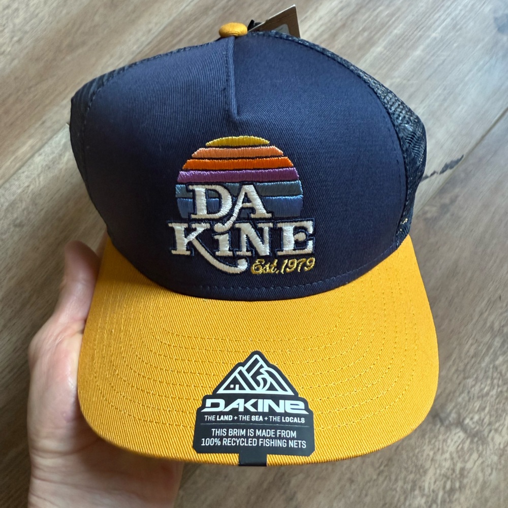 Dakine Kids Hat - Navy and Yellow